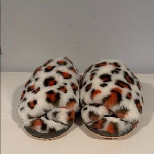 SorelLeopard Print Fuzzy Slippers